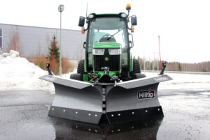 HillTip SnowStriker Traktor Vikplog Image